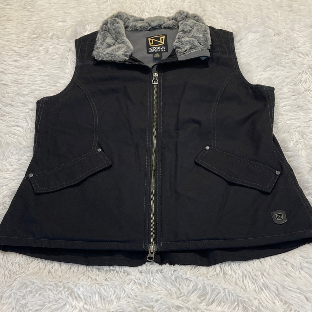 NOBLE WOMENS SIZE M Black Vest with Faux Fur Collar